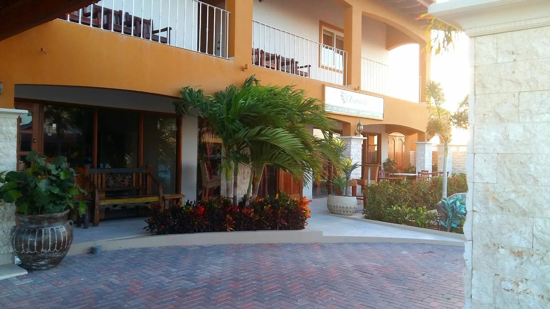 Dorado Eagle Beach Hotel Oranjestad